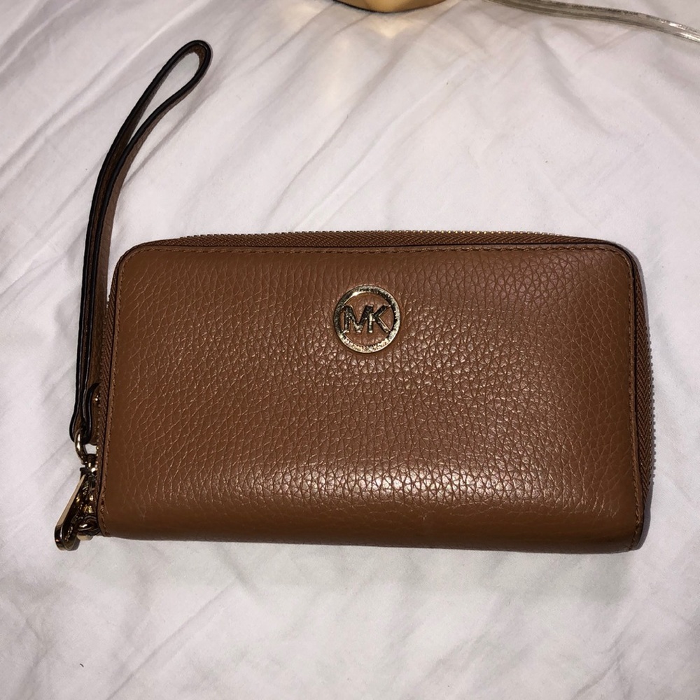 Micheal Kors large leather smartphone wristlet